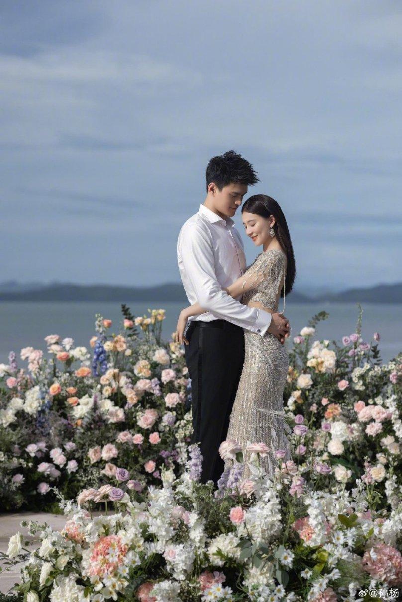 一个女人喜欢你有什么表现？